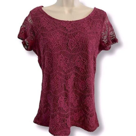 Burgundy lace top. Size Medium. - Picture 1 of 4